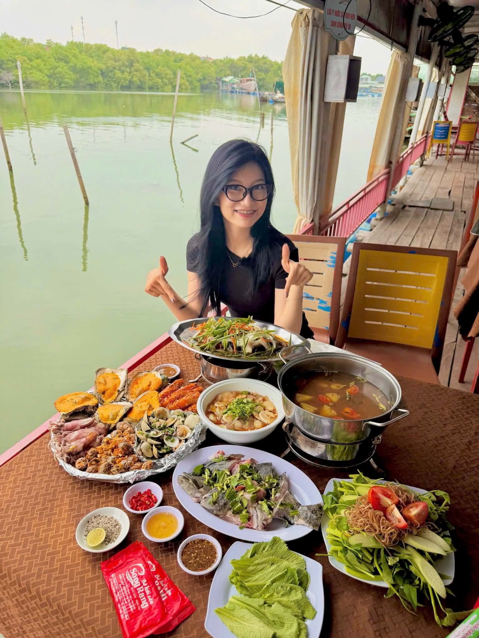 Ra đùng bắt cá, ăn hải sản đùng ngay tại Long Sơn - trải nghiệm đáng thử không phải ai cũng biết
