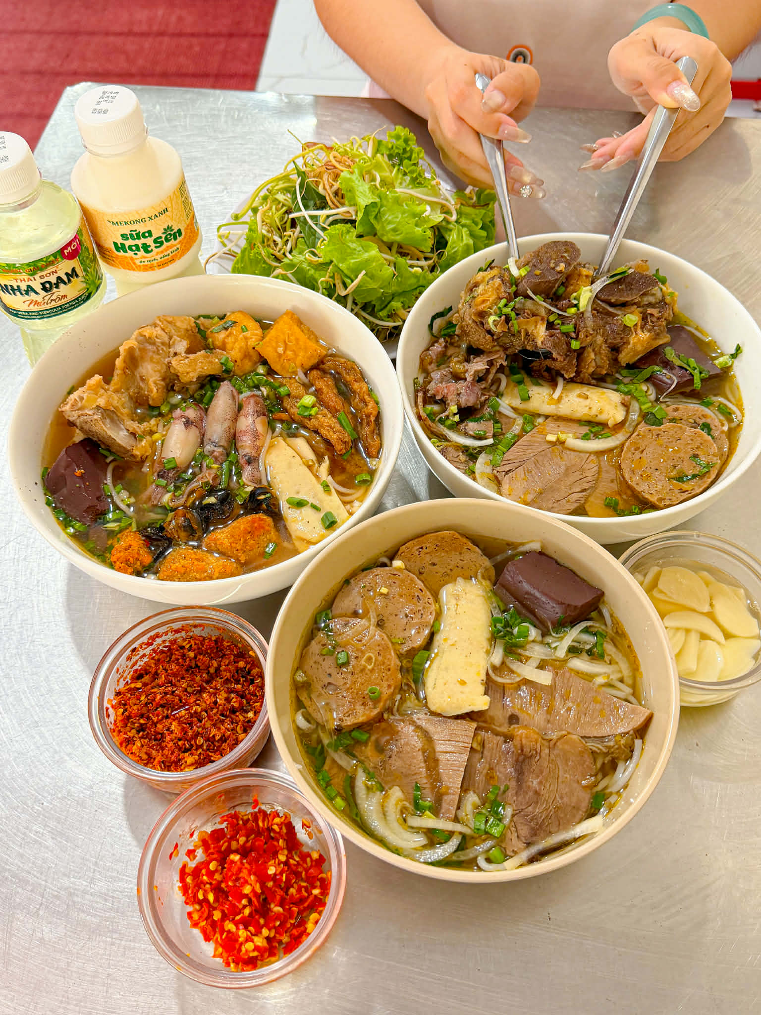 🦀 QUÁN BÚN SƯỜN BÒ - BÚN RIÊU MỰC “CHÂN ÁI” – ĂN MỘT LẦN LÀ DÍNH, ĂN NHIỀU LẦN LÀ GHIỀN 🦑