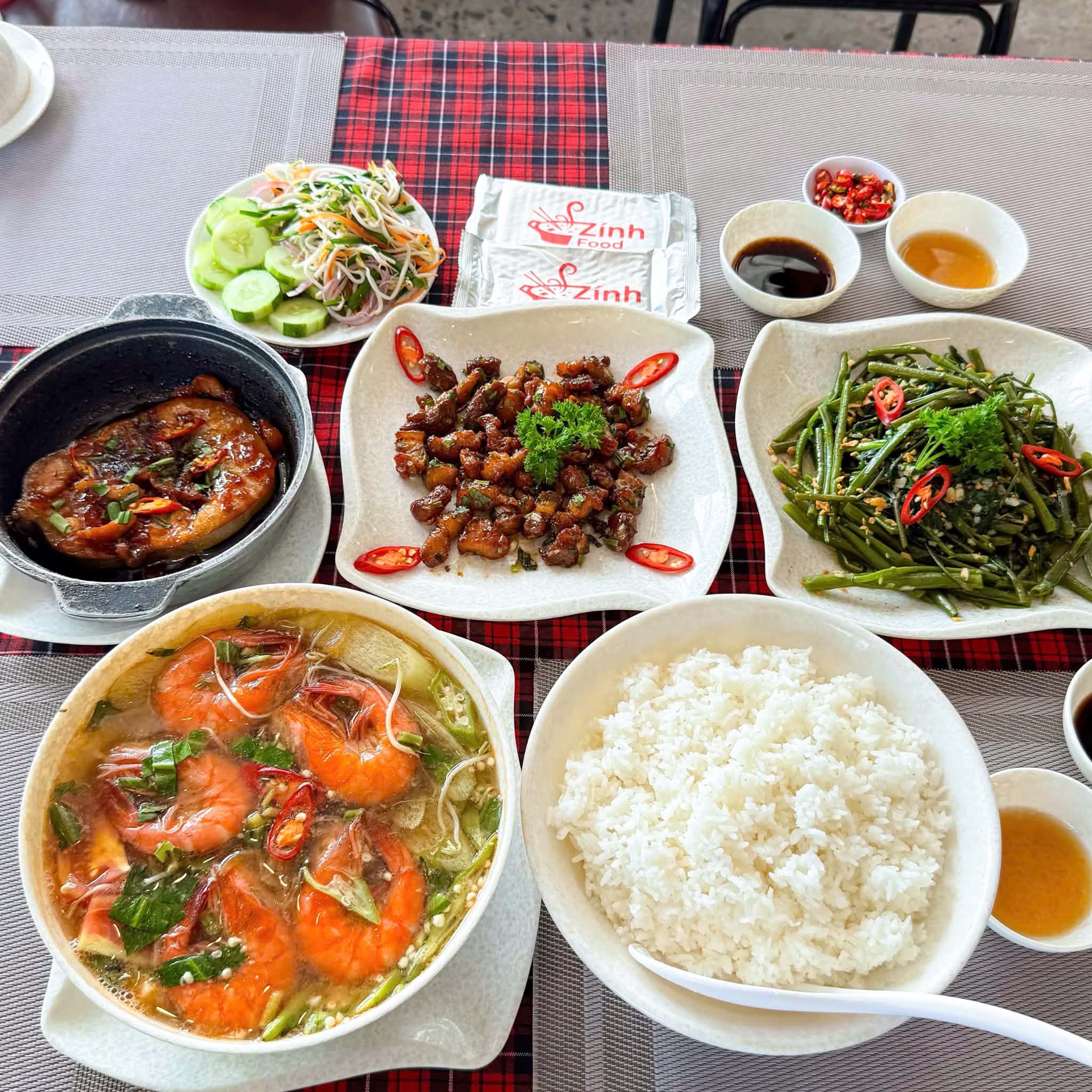 🐟 Đi ăn cơm trưa view biển tại nhà hàng hải sản mà giá chỉ từ 75k/người 🌊