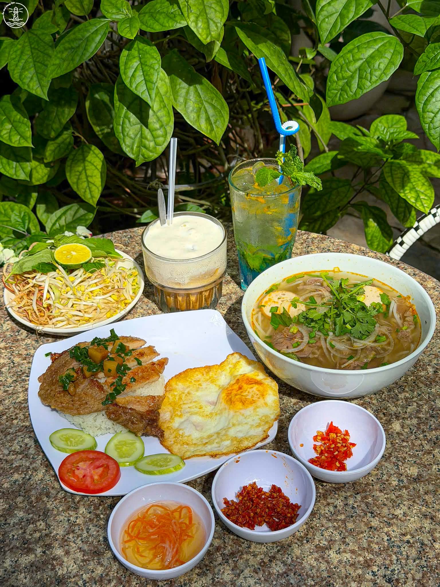 Vũng Tàu có một quán cà phê mang vibe động Phong Nha siêu độc đáo nè mấy bà! 👀🌿