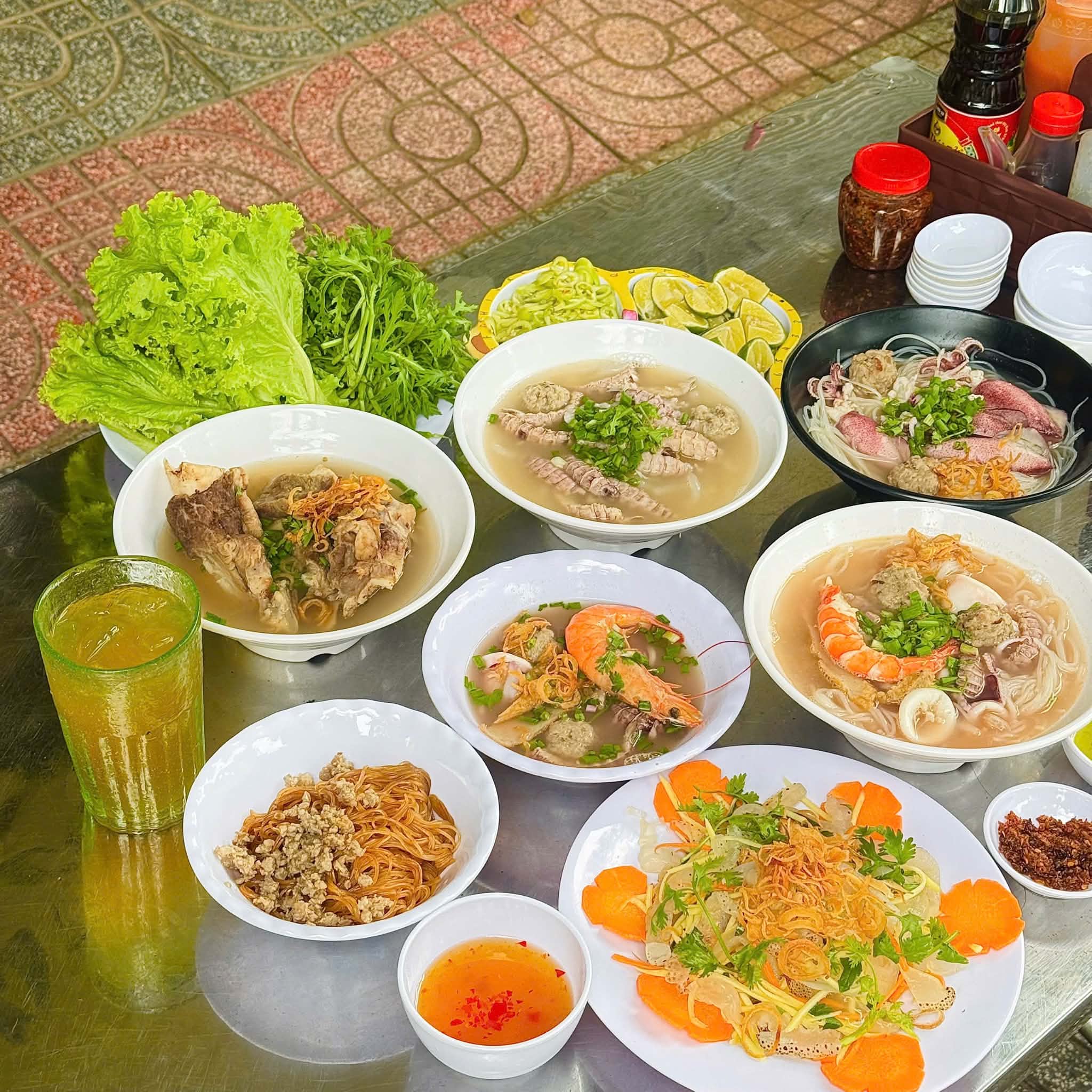 QUÁN BÚN HẢI SẢN, HỦ TÍU MỰC GIÁ BÌNH DÂN NGAY CÁCH TƯỢNG CÁ ÔNG, THÁP TAM THẮNG CHỈ 2-5’ ĐI XE ✨✨✨