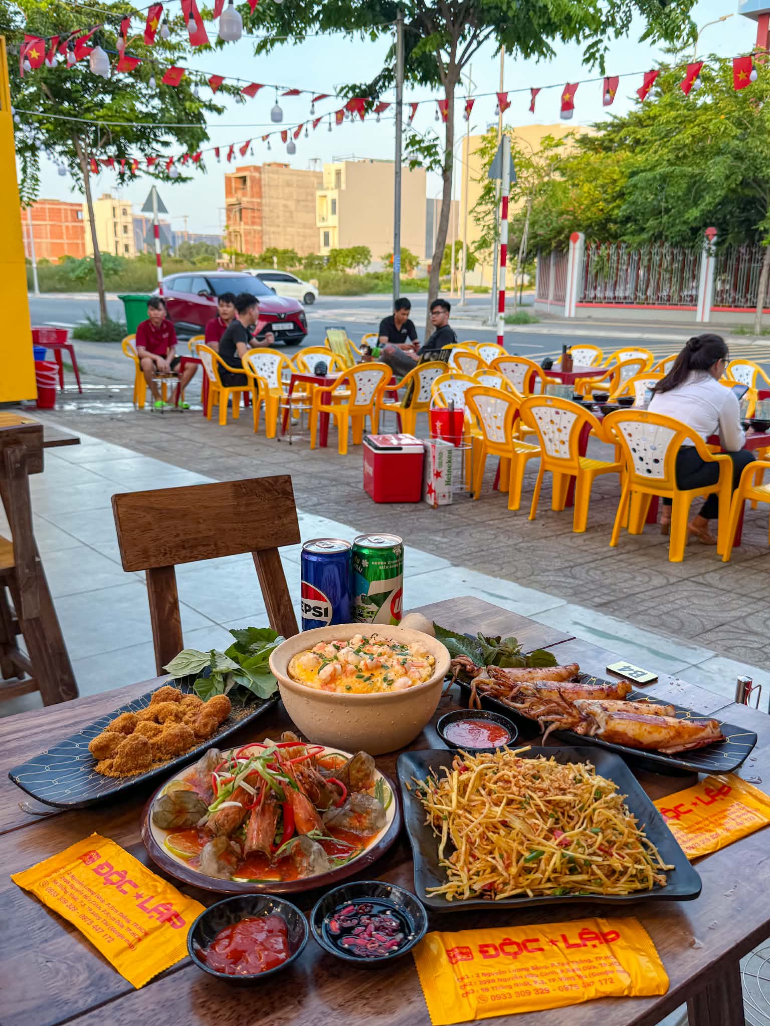 ✨ Chiếc quán lai rai có view pháo hoa chill khỏi bàn ngay khu Seaview Vũng Tàu!