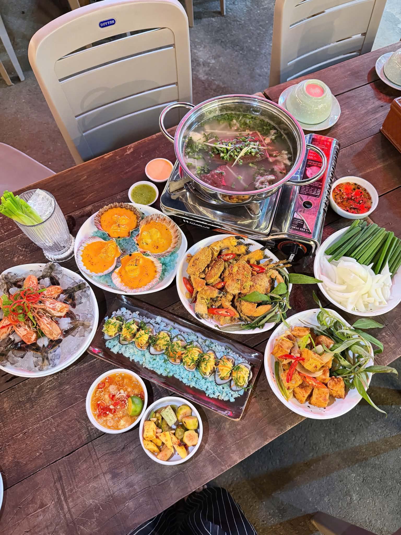 🍲Cầm 100k đi ăn lẩu huyết chưng ngay Bãi Sau Vũng Tàu🤩