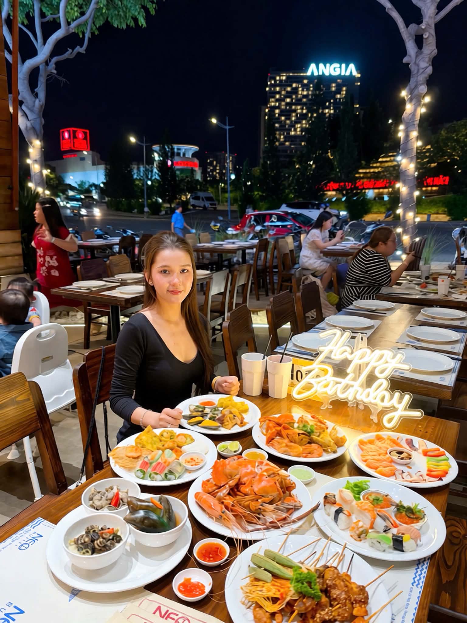 🦞🦀Quán buffet hơn 100 món ngay vòng xoay liệt sĩ Vũng Tàu có cả hải sản, sushi, sashimi, nướng lẩu mà chỉ 349 cành??
