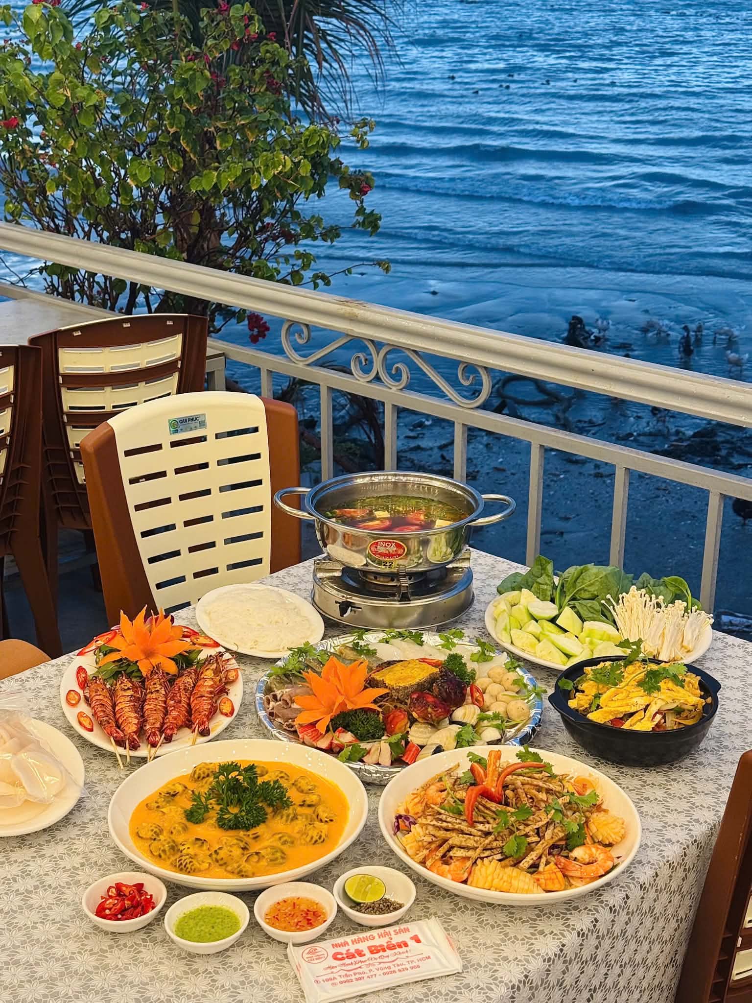 Thêm vào danh sách 1 quán hải sản tươi sống view sát biển 🌅🌅🌅