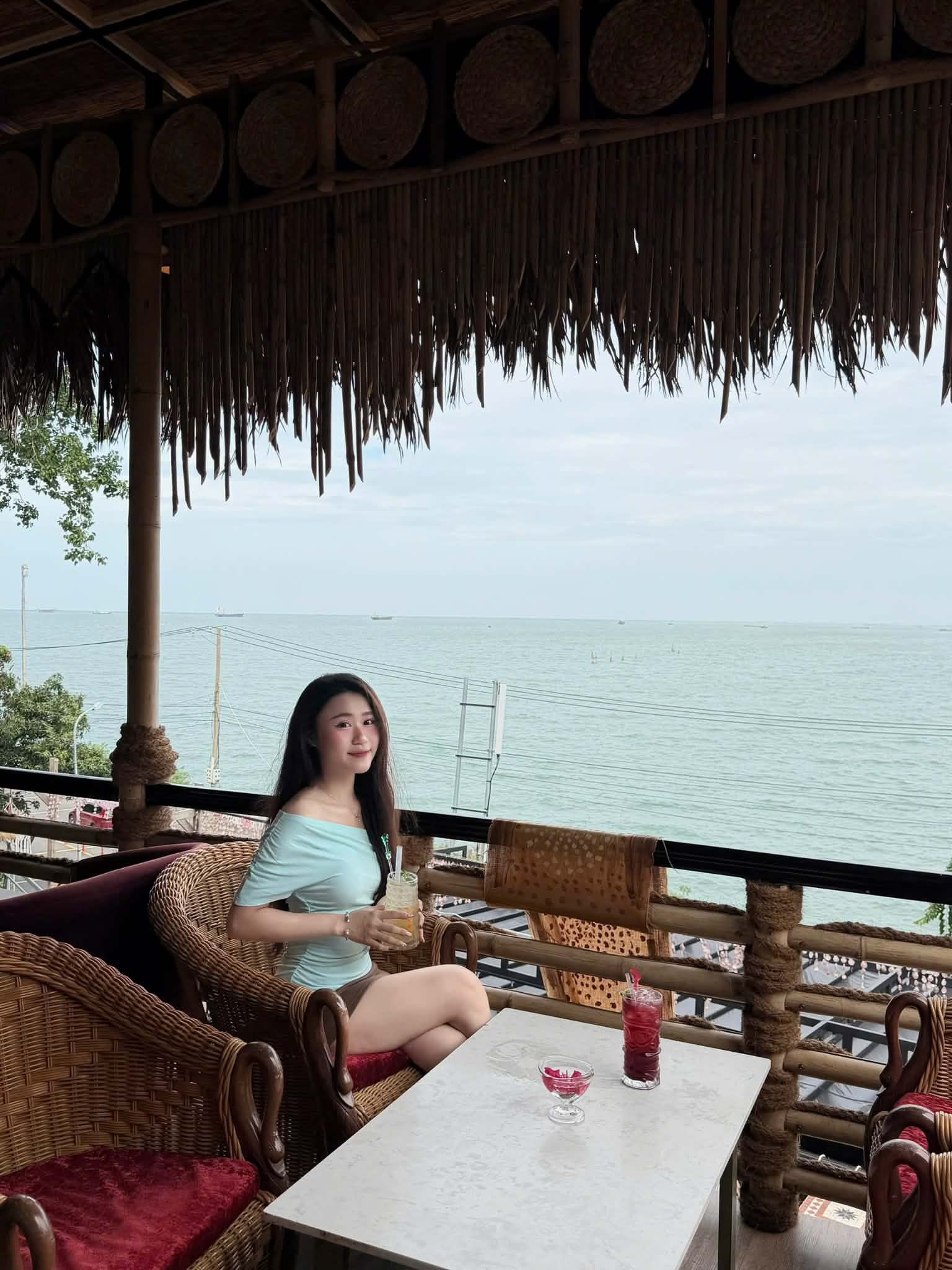 Quán mỳ quảng view ngắm biển hot rần rần Vũng Tàu vừa update thêm tầng cafe siêu chill 🪼🪼