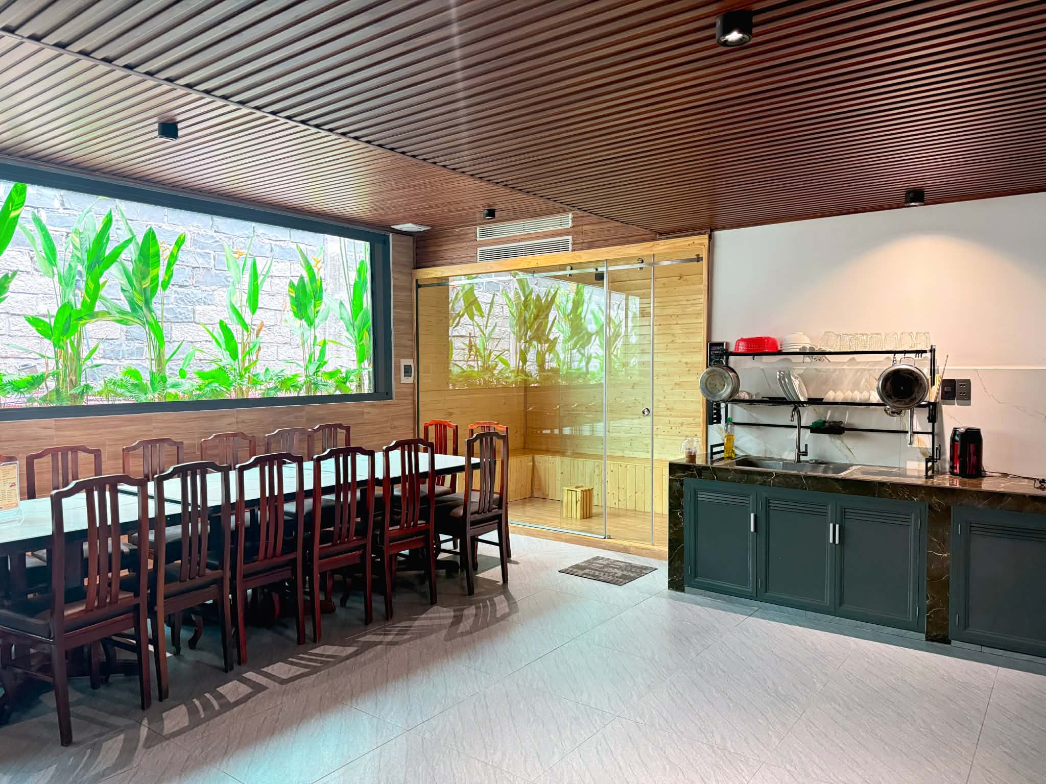 🌴 Cầm 299k ở ngay Villa -  Chợ Đêm Roma Vũng Tàu – Đi bộ ra ăn hải sản, về đánh pickleball siêu vui! 🎾💦