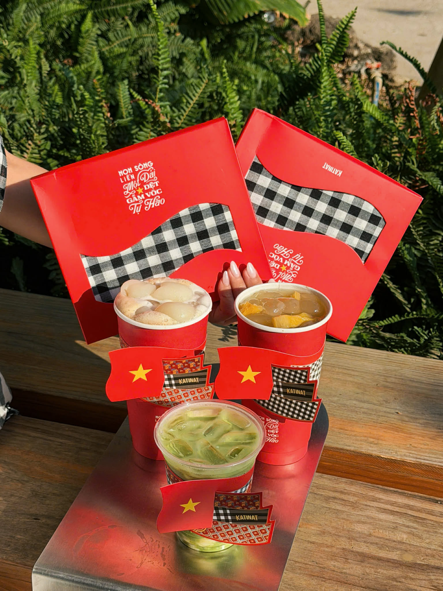 🇻🇳 KATINAT THAY ÁO MỚI CHÀO 30/4 – DỆT GẤM VÓC TỰ HÀO ĐẬM CHẤT VIỆT 🇻🇳