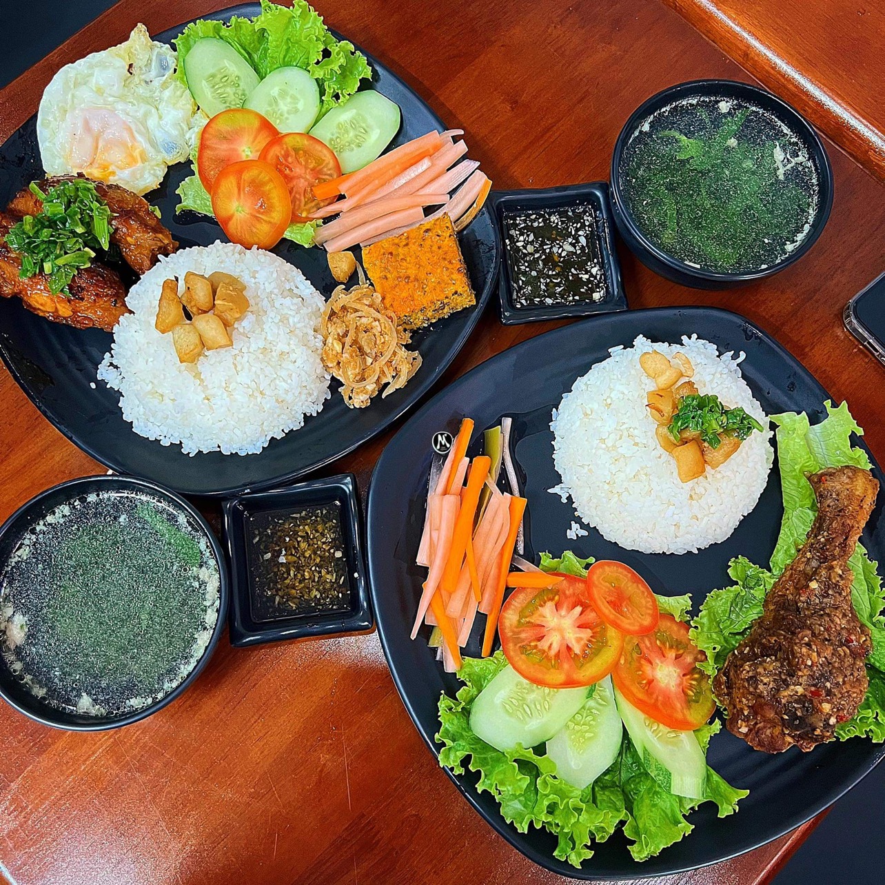 TIỆM CƠM QUỐC DÂN LIỆU CÓ ĐÚNG NHƯ CÁI TÊN ???