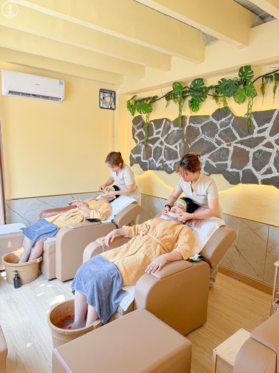 👉🏻Mách bạn tiệm massage chân/body - gội đầu dưỡng sinh siêu đã ngay khu chợ đêm ROMA cho mùa du lịch hè