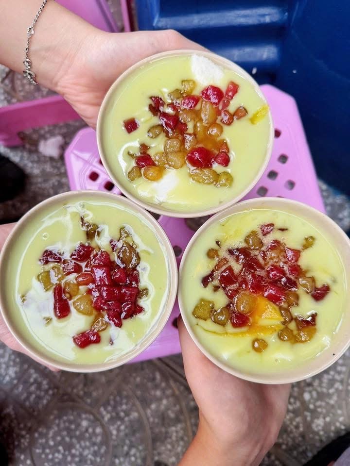 😱 Tàu hũ lá dứa trân châu chỉ 10🌿/chén nằm ngay gần Tượng Cá Ông, sát bờ biển Bãi Sau đang “hot rần rần” mấy ngày nay, cả nhà đã thử chưa ⁉️